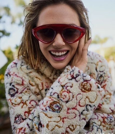 偽おっぱいオンリーファンズ 美しいポルノ 写真