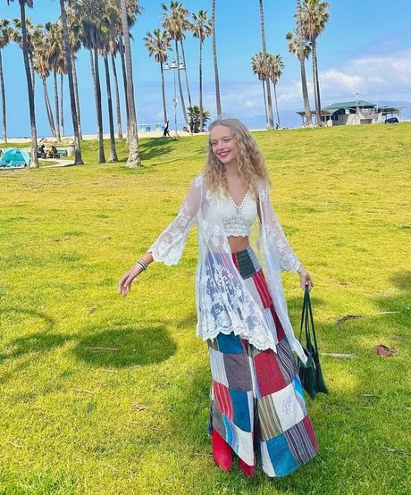 Amiah Miller 可愛いモデル 写真