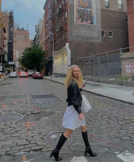 Amiah Miller 美しい女優 アーカイブ