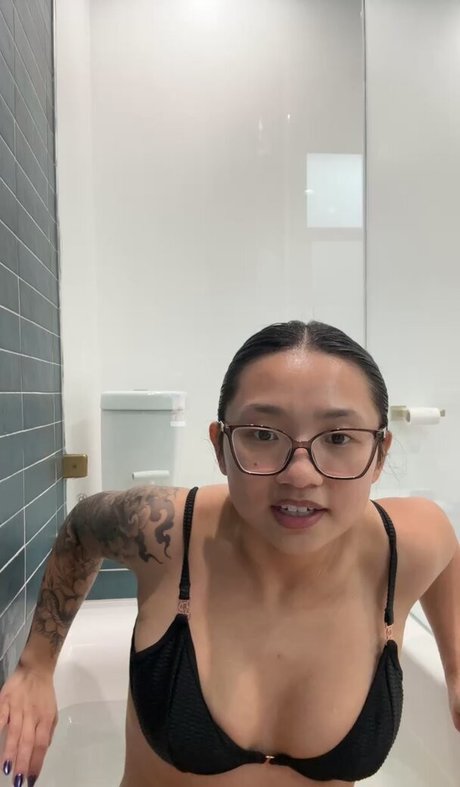 美しいラテン系オンリーファンズ セクシーヌード 画像