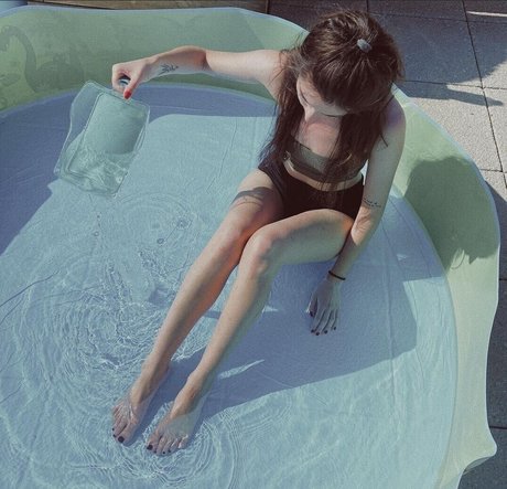 オンリーファンズで ヌード ギャラリー