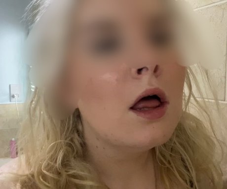 Leas Sneezing トップポルノスター 写真