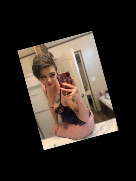 Leah baby ホット女優 画像