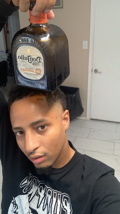 Lil Orlando 裸のポルノスター 写真