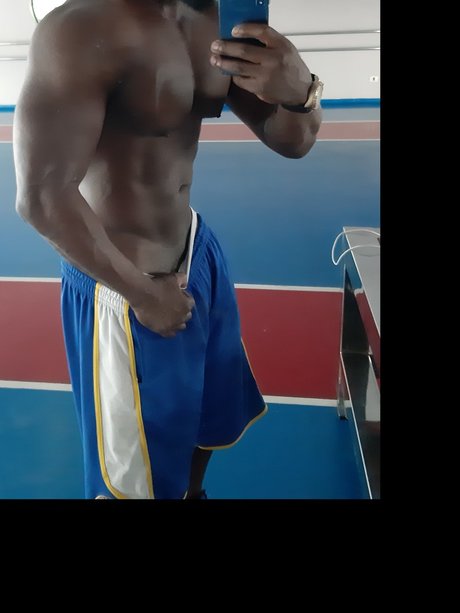 巨乳の熟女オンリーファンズ アートポルノ 写真