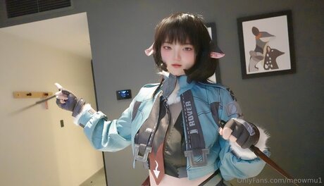 ゲイランジェリーオンリーファンズ アートポルノ 写真