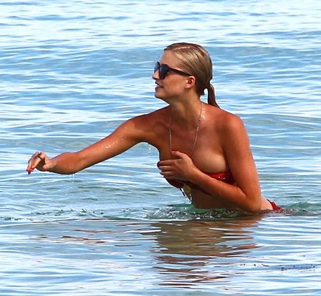 Lena Gercke xxxポルノスター ギャラリー