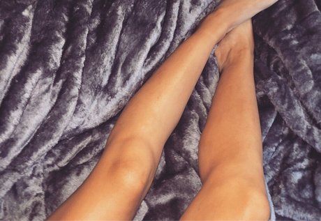 金髪巨乳オンリーファンズ ポルノ ギャラリー