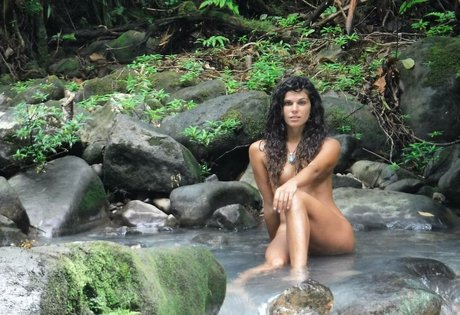 Ariadna Hafez ホットなスター 写真