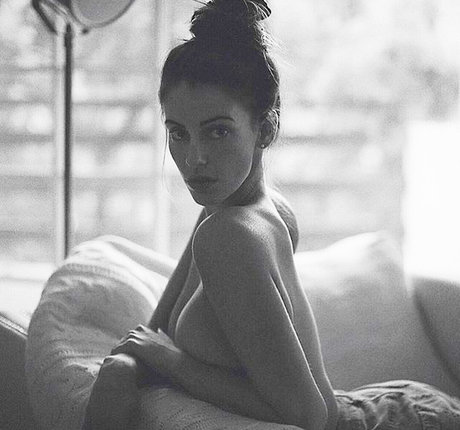 Jessica Lowndes ポルノスター 独占 画像