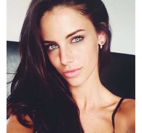 Jessica Lowndes ヌードモデル 写真