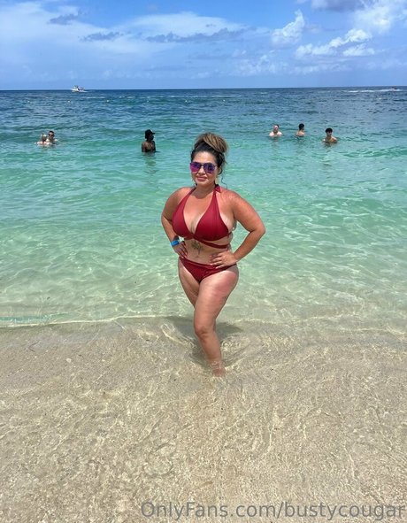 bustycougar 無料のスター 写真