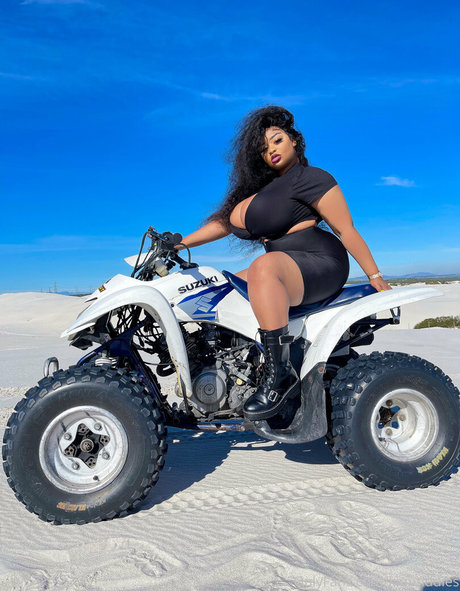 Kim Tiddies 独占モデル ギャラリー