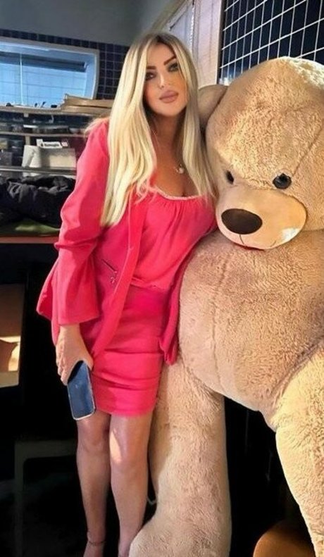 Flaviana Basta ポルノスター アダルト ギャラリー