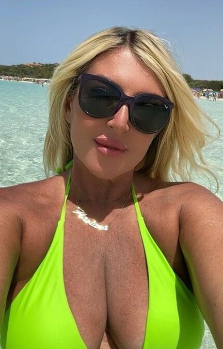 Flaviana Basta ポルノモデル ギャラリー