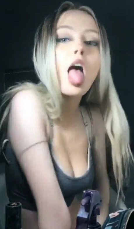 Tori Hodes エロティックなスター 写真