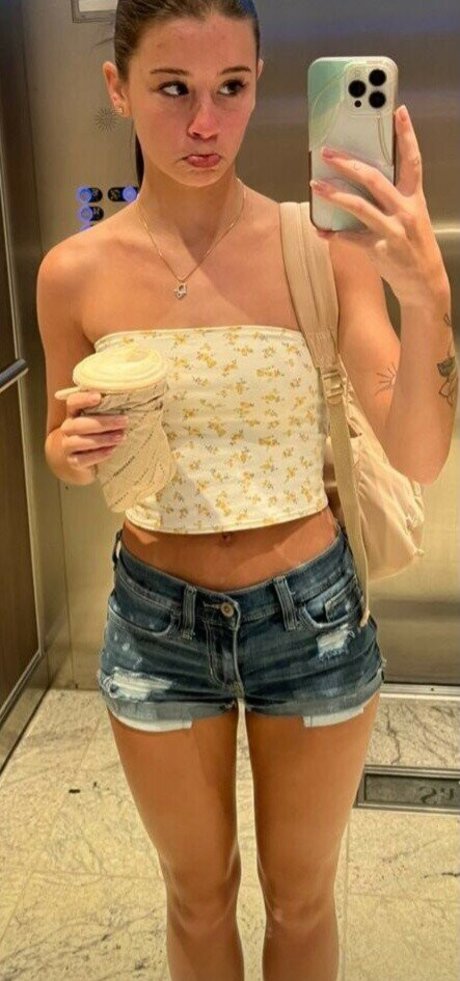 Bitty 01 ポルノモデル 写真