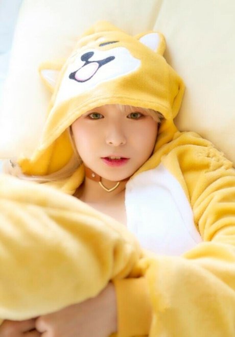 Cardi gk ポルノスター 裸 画像