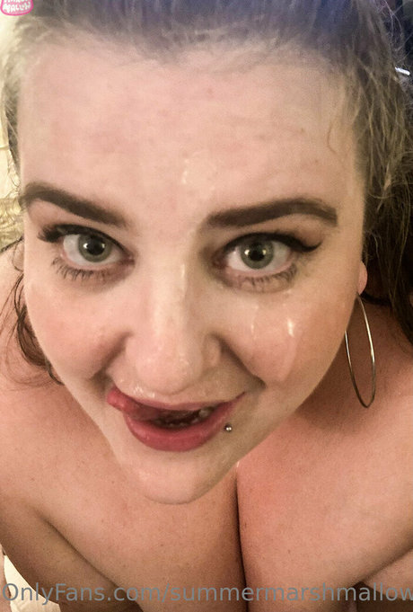 細身の巨乳オンリーファンズ HD 写真