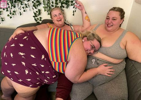 女王様オンリーファンズ トップ 写真