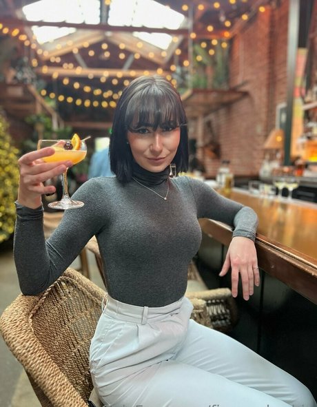 成熟した異人種間オンリーファンズ セクシーヌード 写真