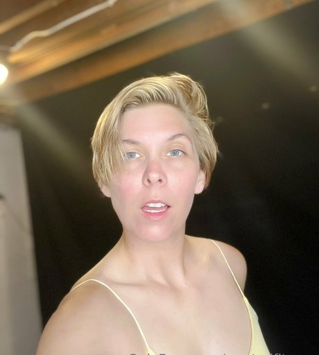 x ratedfitness アート女優 写真