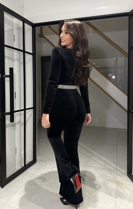 Kady McDermott 完璧なモデル 写真