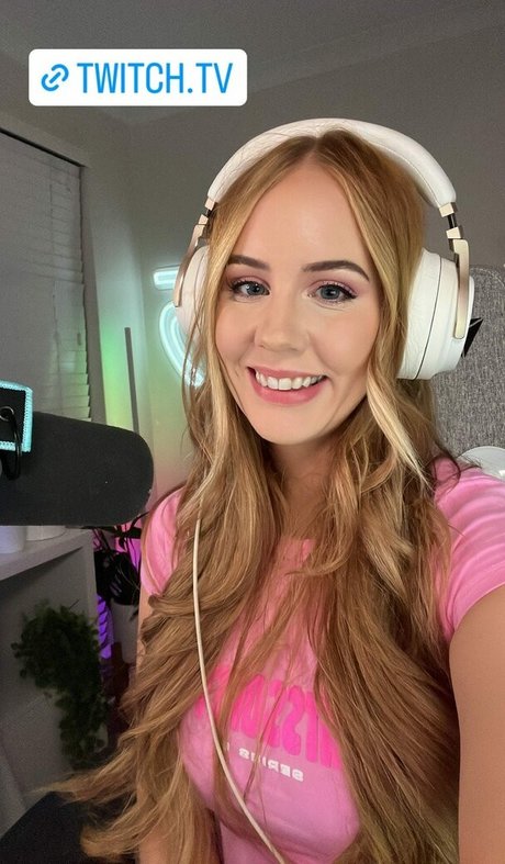 ポルノスターオンリーファンズ 可愛い 画像