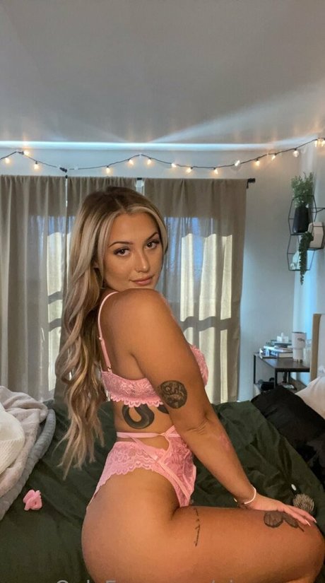 Ajeacoma ヌードスター 写真