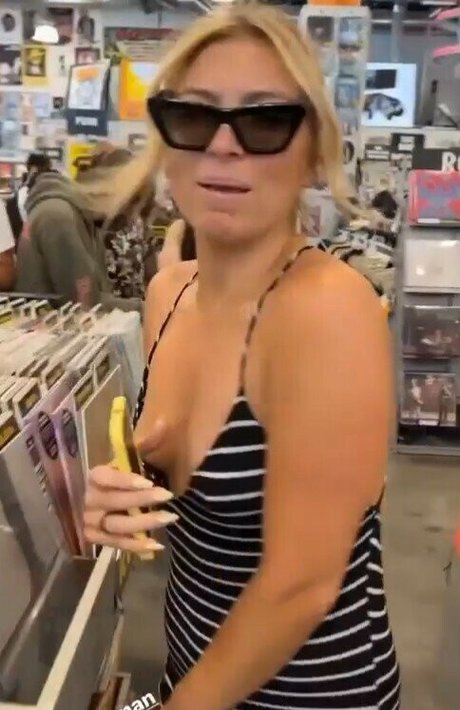 アジア人のセックステープ オンリーファンズ エロチック 画像