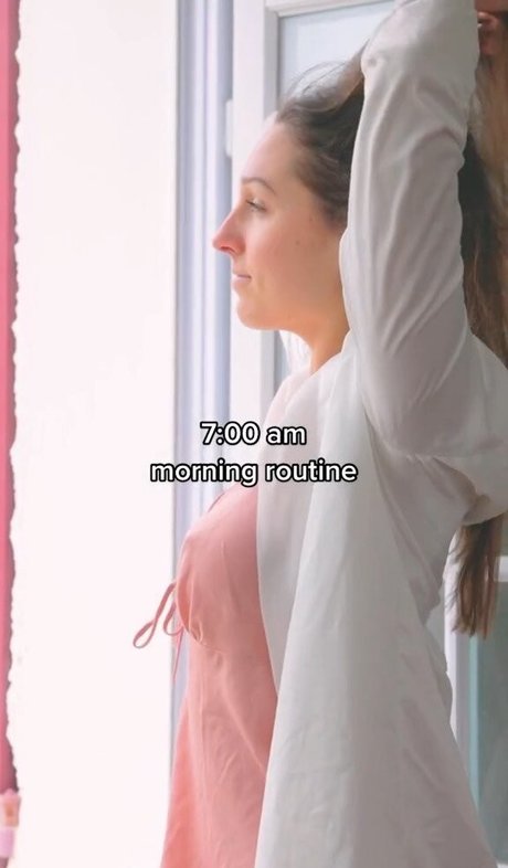 Alice Arutkin かわいいモデル 写真