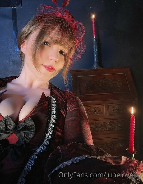 junelovejoy エロティックモデル 画像