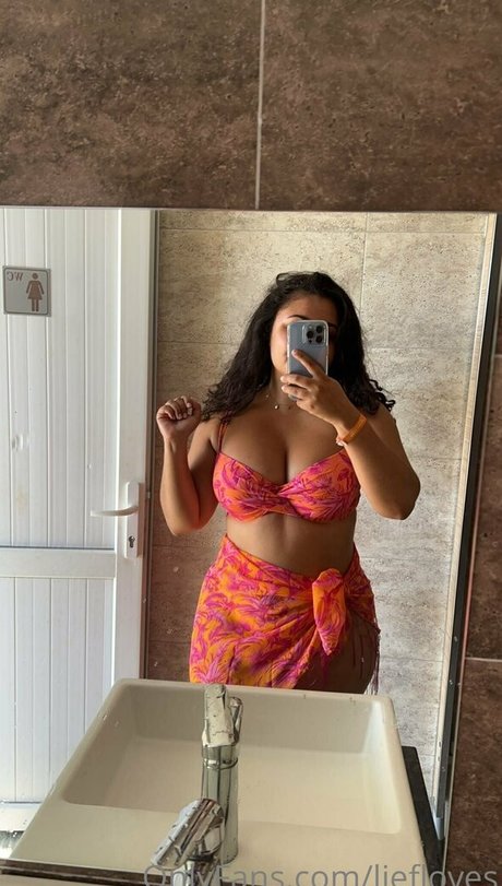 Liefloves 可愛いモデル 写真