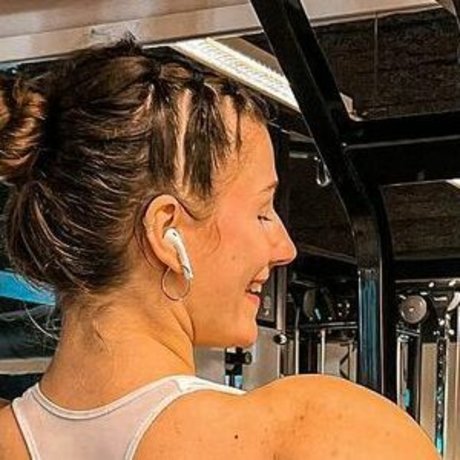 Leonie Kommoss かわいいポルノスター ギャラリー