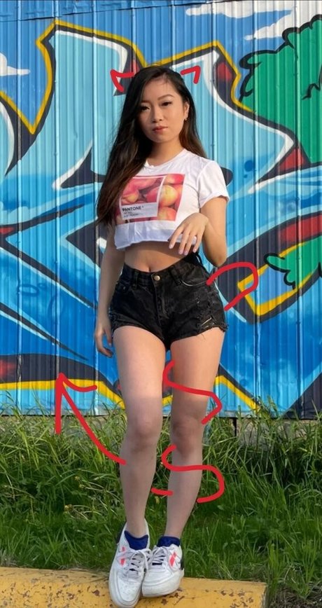 パンツ オンリーファンズ アートヌード 写真