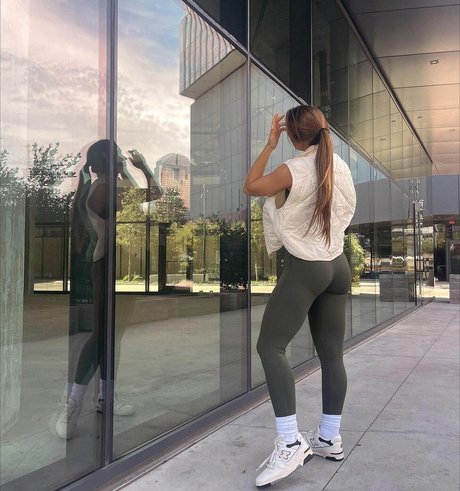 Kylie Holbeck アダルトモデル 写真