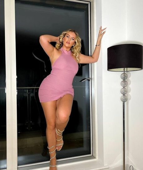 スキニーオンリーファンズ セックス 写真