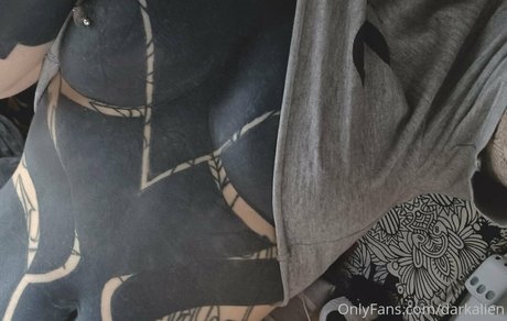 ニューハーフ ドミナトリックス オンリーファンズ 美しい 写真