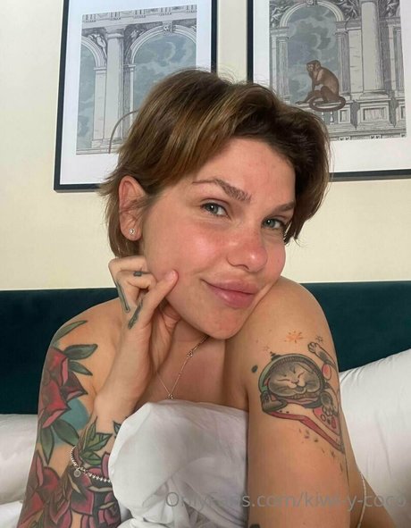 ビキニファックオンリーファンズ 無料セクシー 写真