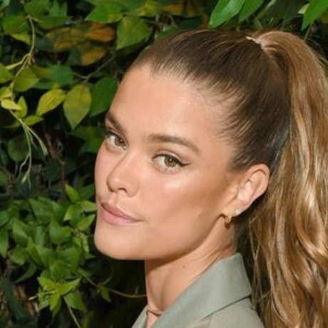 Nina Adgal ポルノスター 画像