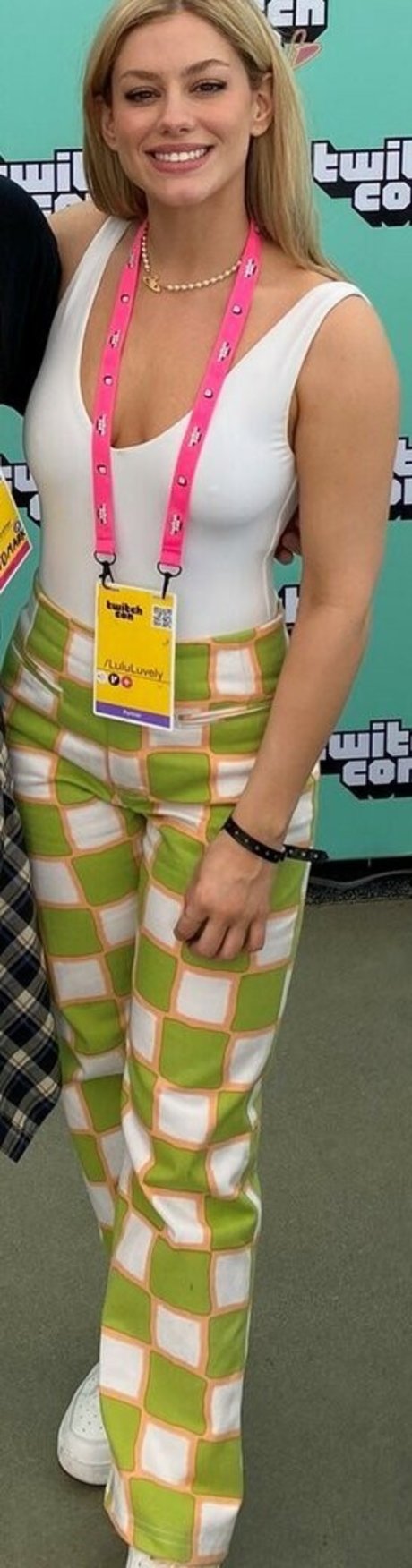 LuluLuvely 無料モデル 写真