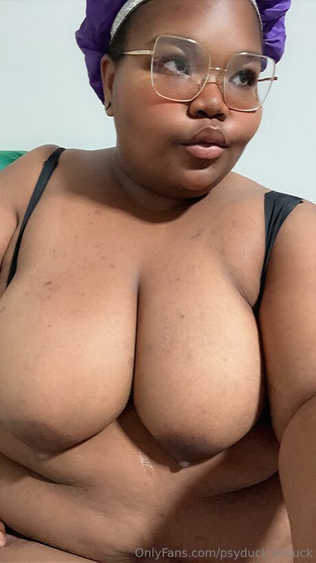 Fluffy Melons アダルト女優 画像