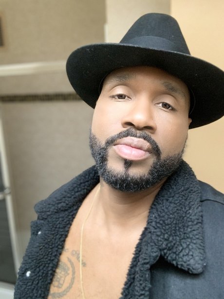 小さいペニスのオンリーファンズ 無料セックス 写真