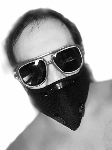 Masked Mountain Man 美しいスター 画像