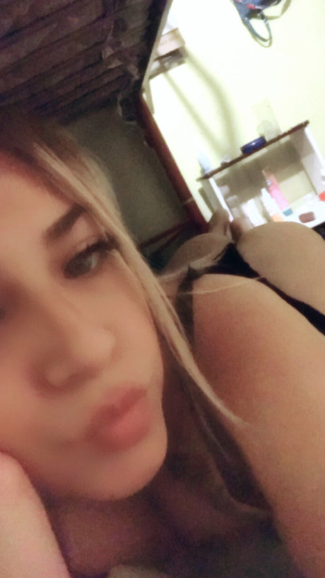 Meli Fernanda ポルノスター 画像