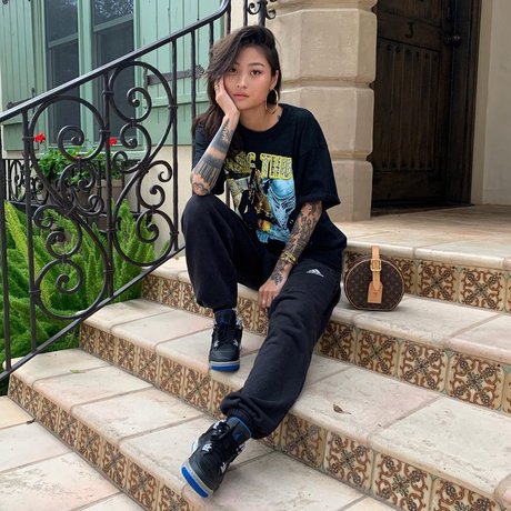 Mae Col ホットなスター 写真