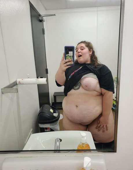 小さいペニスのオンリーファンズ アダルト 画像