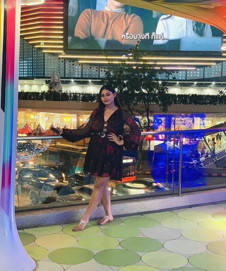 Real Goddessanna ポルノモデル 写真