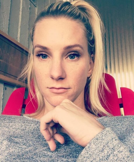 Heather Morris ヌードスター 写真