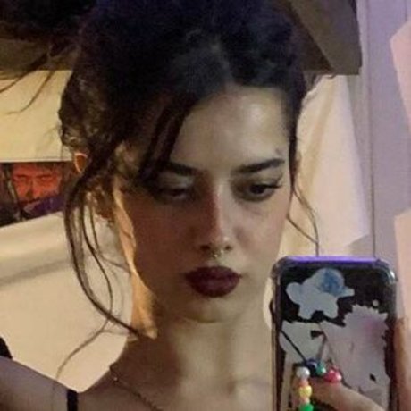 ラテン系ママオンリーファンズ 裸 写真